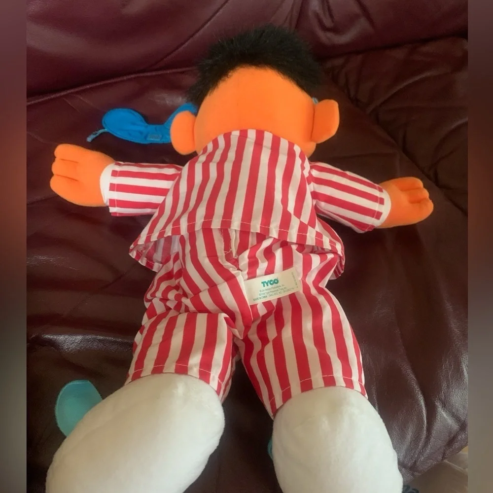 Vintage Working Sesame Street 1997 Tyco Nighttime Sing & Snore Ernie w/Eye Mask